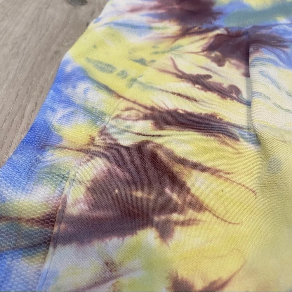 Tory Sport Tie Dye Seamless Chevron Cropped Leggings, Blue/Yellow/Burgundy, XS